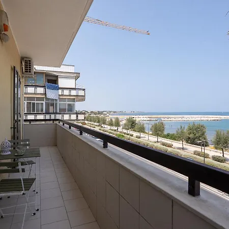 דירה Dimora Waterfront בארי