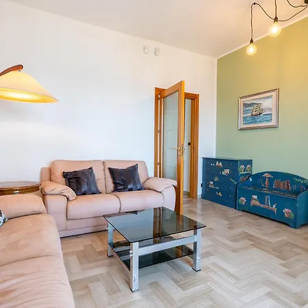 Dimora Waterfront * בארי