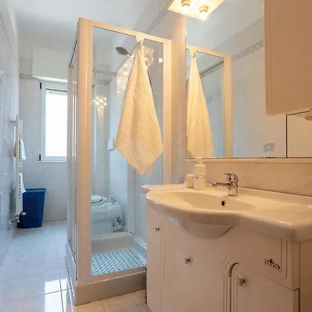 Dimora Waterfront Apartment *