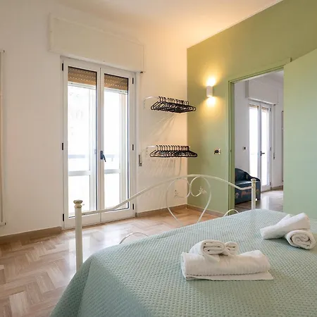 Dimora Waterfront דירה בארי